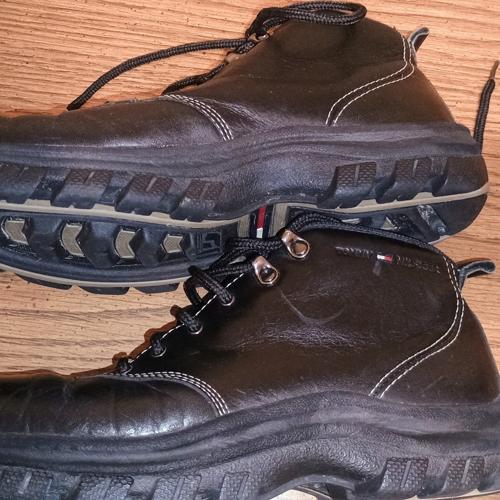 Tommy Hilfiger Women's 8.5 Lace Up Ankle Biker Boots. - Picture 3 of 5